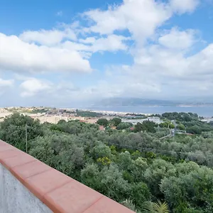Emy Villa